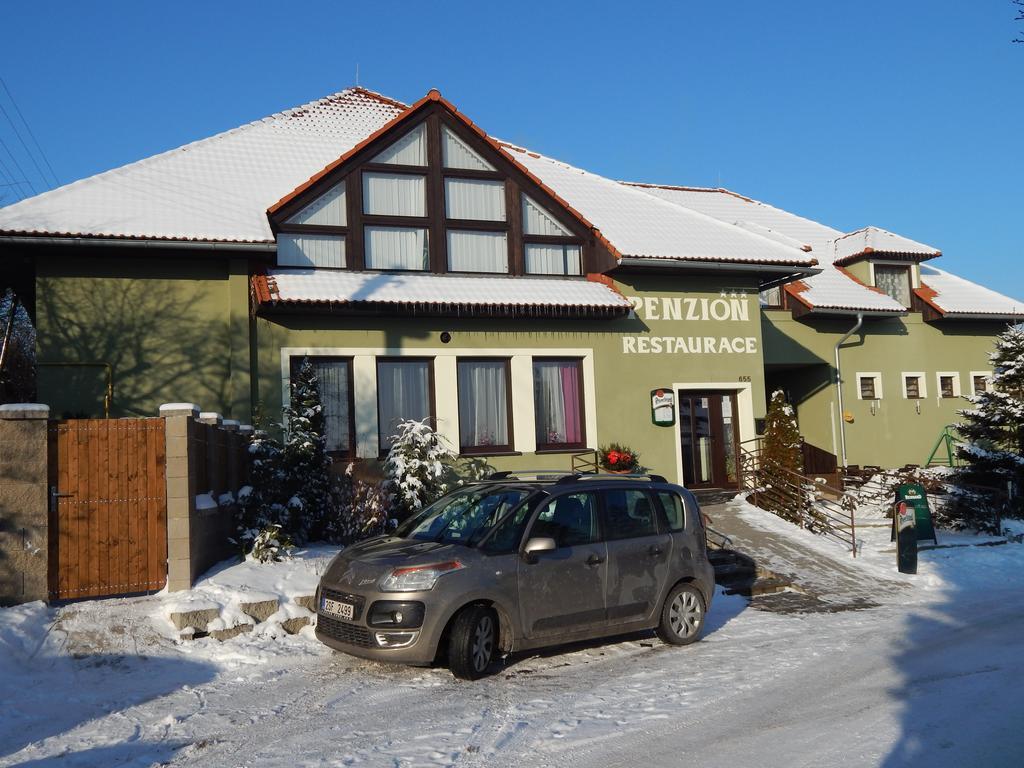 尤卡斯尼切膳食公寓酒店 Mníšek pod Brdy 外观 照片